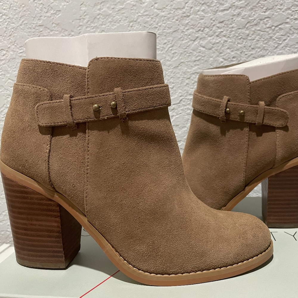 Sole Society Lyriq Block Heel Suede Boot size 7.5